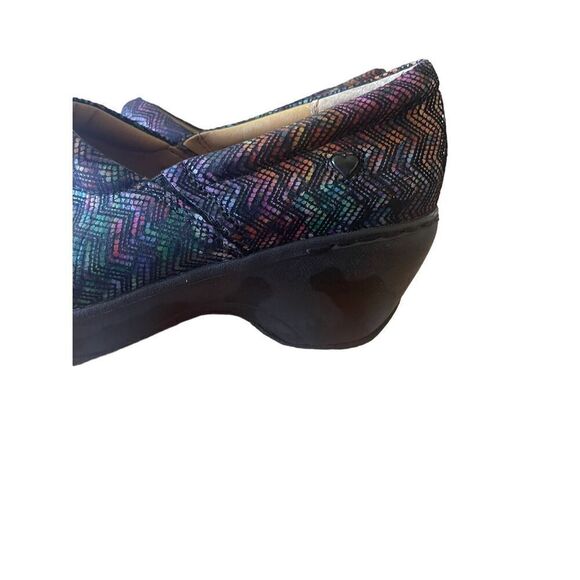 Nurse Mates Womens Multicolor Chevron Leather Slip On Bryer Clogs Size 9.5M - Picture 10 of 11